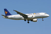 EI-DSX @ EGLL - Short final to 09L at Heathrow. - by MikeP