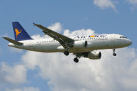 EI-DSZ @ EGLL - Short final to 09L at Heathrow. - by MikeP