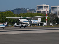 N272WC @ KSMO - N272WC arriving on RWY 21 - by Torsten Hoff