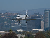 N472QS @ KSMO - N472QS arriving on RWY 21 - by Torsten Hoff