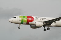CS-TNN @ EBBR - arrival of flight TP604 to rwy 25L