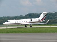 N477QS @ KLUK - Taxiing past the terminal area