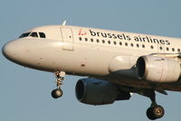 OO-SSP @ EBBR - arrival of flight SN2712 to rwy 25L