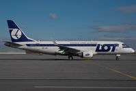 SP-LIE @ VIE - LOT Embraer 175