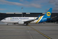 UR-GAQ @ VIE - Ukraine International Boeing 737-300
