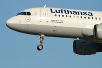 D-AIQR @ EBBR - Arrival of flight LH4572 to rwy 25L