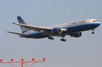 N642UA @ KORD - UAL943 arriving from LFPG, short final 22R KORD. - by Mark Kalfas