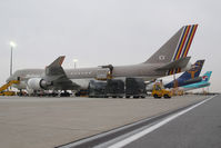 HL7419 @ VIE - Asiana Boeing 747-400