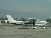 N4837N @ CCB - Passengers unloading at Cable - by Helicopterfriend