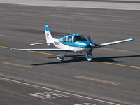 N916CT @ KSMO - N916CT taxiing - by Torsten Hoff