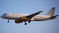 EC-JZI @ EHAM - Vueling Airbus A320 - by Jan Lefers