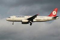 TC-JPE @ EBBR - Arrival of flight TK1935 to RWY 25L