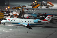 OE-LCR @ VIE - Nice night shot of the CRJ - Austrians CRJ will leva the fleet untim summer schedule 2010