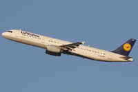 D-AIRU @ VIE - Lufthansa Airbus A321-131