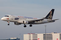 SP-LDC @ LOWW - LOT Polish Airlines - by Delta Kilo