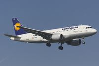 D-AILR @ EDDF - short final RW07R - by FBE
