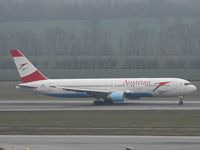 OE-LAW @ VIE - Only two 767 of Austrian have no winglets