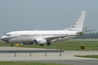 P4-RUS @ VIE - Boeing 737-700 - by Thomas Ramgraber-VAP