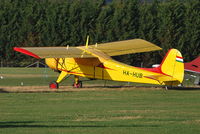 HA-HUB @ EGLM - YAK-12M  9 cylinder air cooled radial 191 kW - by moxy