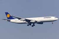 D-AIGL @ EDDF - short final RW07R - by FBE
