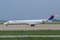 N812SK @ DFW - Delta Connection/Sky West CL-600 at DFW
