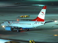 OE-LNL @ VIE - Also this former Lauda Air plane lost his Lauda livery and is now wearing Austrian Colors