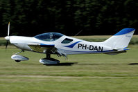 PH-DAN @ EBDT - arrival at Diest for the old-timer fly-in.