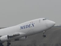 A6-MDG @ VIE - One of the last 747-200 built - note that there are only two windows on the right side of the upper Deck!