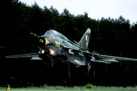 7820 @ KLINISKA - landing on the Kliniska highway.