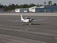 N826BB @ KSMO - N826BB taxiing - by Torsten Hoff