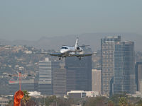 N641QS @ KSMO - N641QS on short final for RWY 21 - by Torsten Hoff