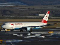 OE-LAT @ VIE - One of two remaining OS 767 without Winglets - by P. Radosta - www.austrianwings.info