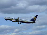 EI-DLM @ EGPH - Ryanair 6652 departs Edinburgh's runway 24 - by Mike stanners