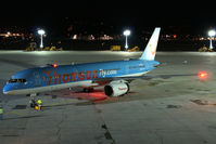 G-BYAH @ LOWS - Thomson Airways