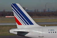 F-GKXL - at dus - by Volker Hilpert