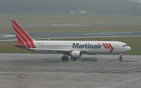 PH-MCH @ EBBR - Heading to 07R for departure. - by MikeP