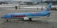G-FDZA @ LOWS - Thomsonfly