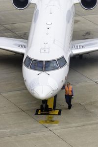 N412SW @ KPIA - N412SW at the gate - by Thomas D Dittmer