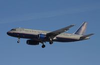 N425UA @ KORD - Airbus A320