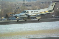 N265EJ @ KBIL - Beech King Air B200