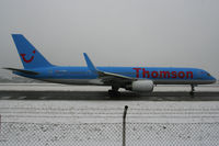 G-OOBA @ LOWS - Thomsonfly