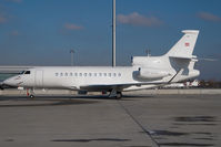 OE-LLL @ VIE - Falcon 7X