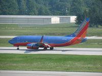 N470WN @ KCMH - Rolling down 28R after landing. 10R/28L were closed this day, so I was able to catch all the traffic that morning on one side of the parking lot!