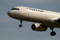 TC-JMD @ EBBR - Arrival of flight TK1937  to RWY 25L