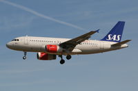 OY-KBR @ EBBR - Arrival of flight SK593  to RWY 25L
