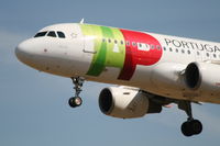 CS-TMW @ EBBR - Arrival of flight TP604  to RWY 25L