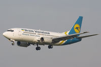 UR-GAN @ LOWW - Ukraine International 737-300 - by Andy Graf-VAP
