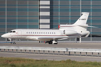 C-GMGX @ LOWW - Falcon 7X