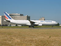 F-GLZL @ LFPG - Air France - by vickersfour