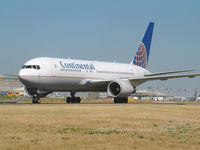 N68160 @ LFPG - Continental Airlines - by vickersfour